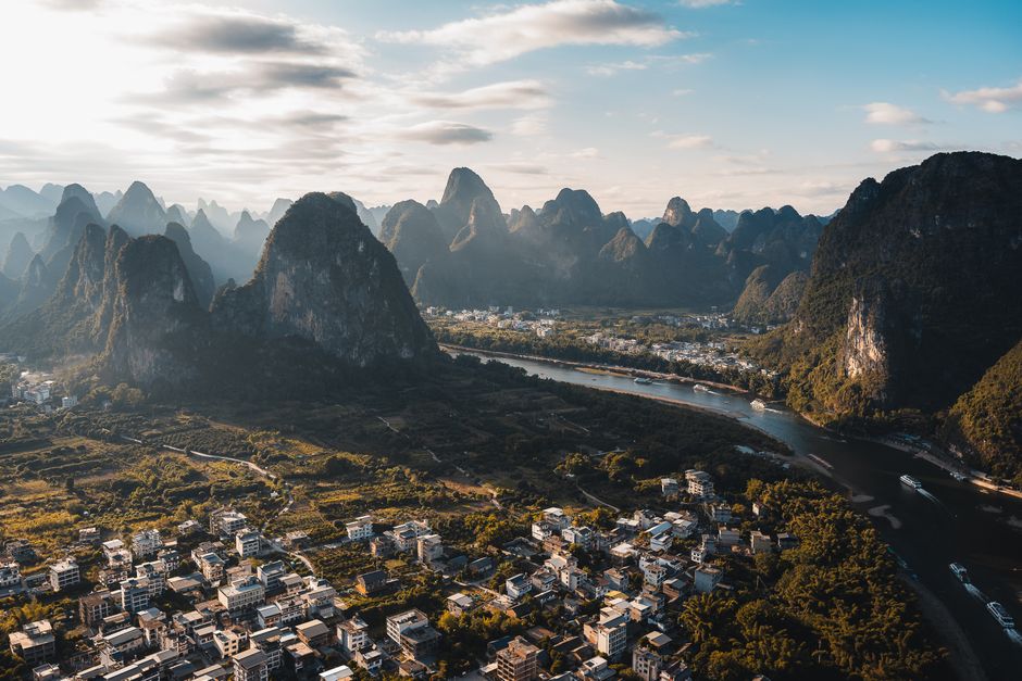 Li River cruise through karst peaks