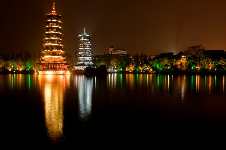 Two Rivers Four Lakes night cruise