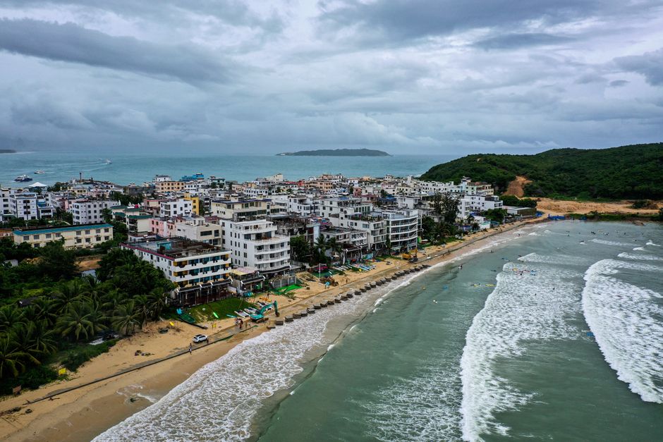 Riyue Bay — China's top surfing destination