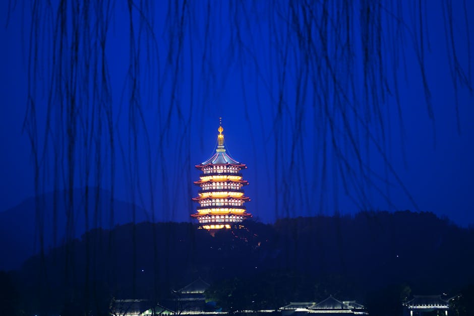 Leifeng Pagoda illuminated at night