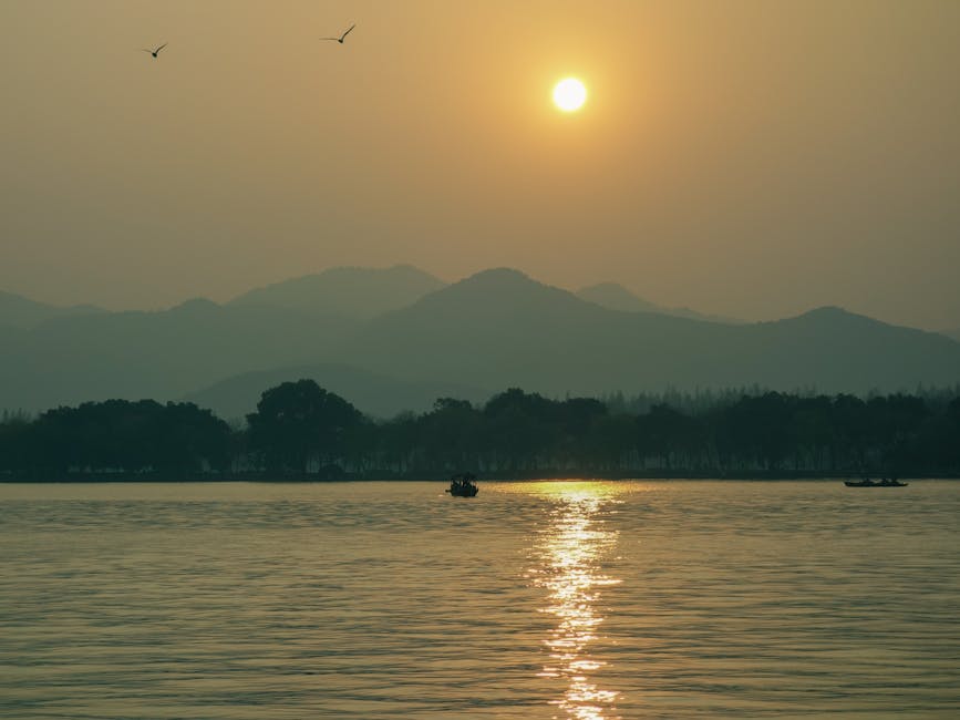 West Lake sunset with Leifeng Pagoda